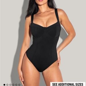 New TA3 Lifty Underwire Black One-Piece Shaping Swimsuit Size Small B/C Cup Size